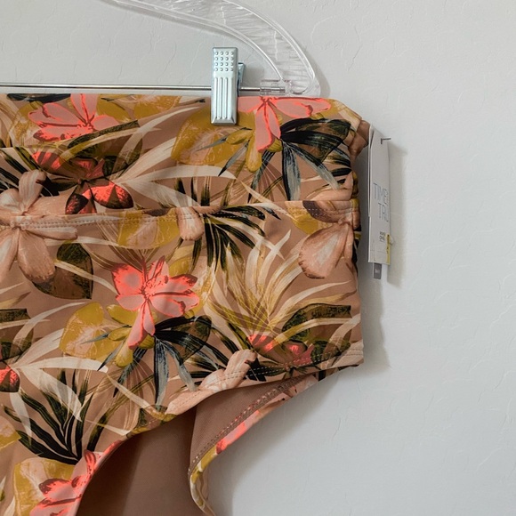 Time and Tru Women's Plus Size Printed Fold-Over High-Waisted Swimsuit Bottoms - Picture 4 of 6